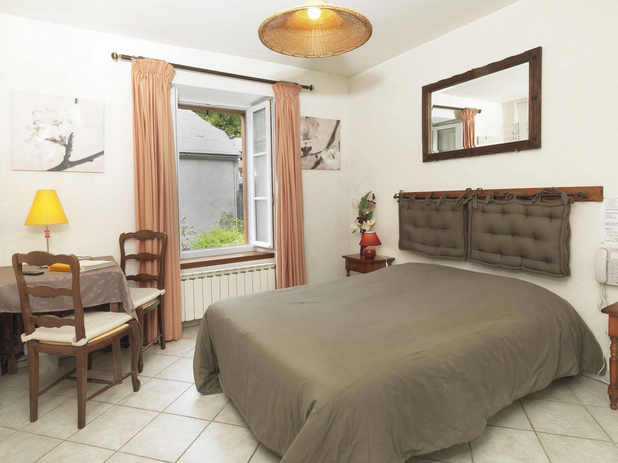 Auberge De L'Isard سان دوني المظهر الخارجي الصورة