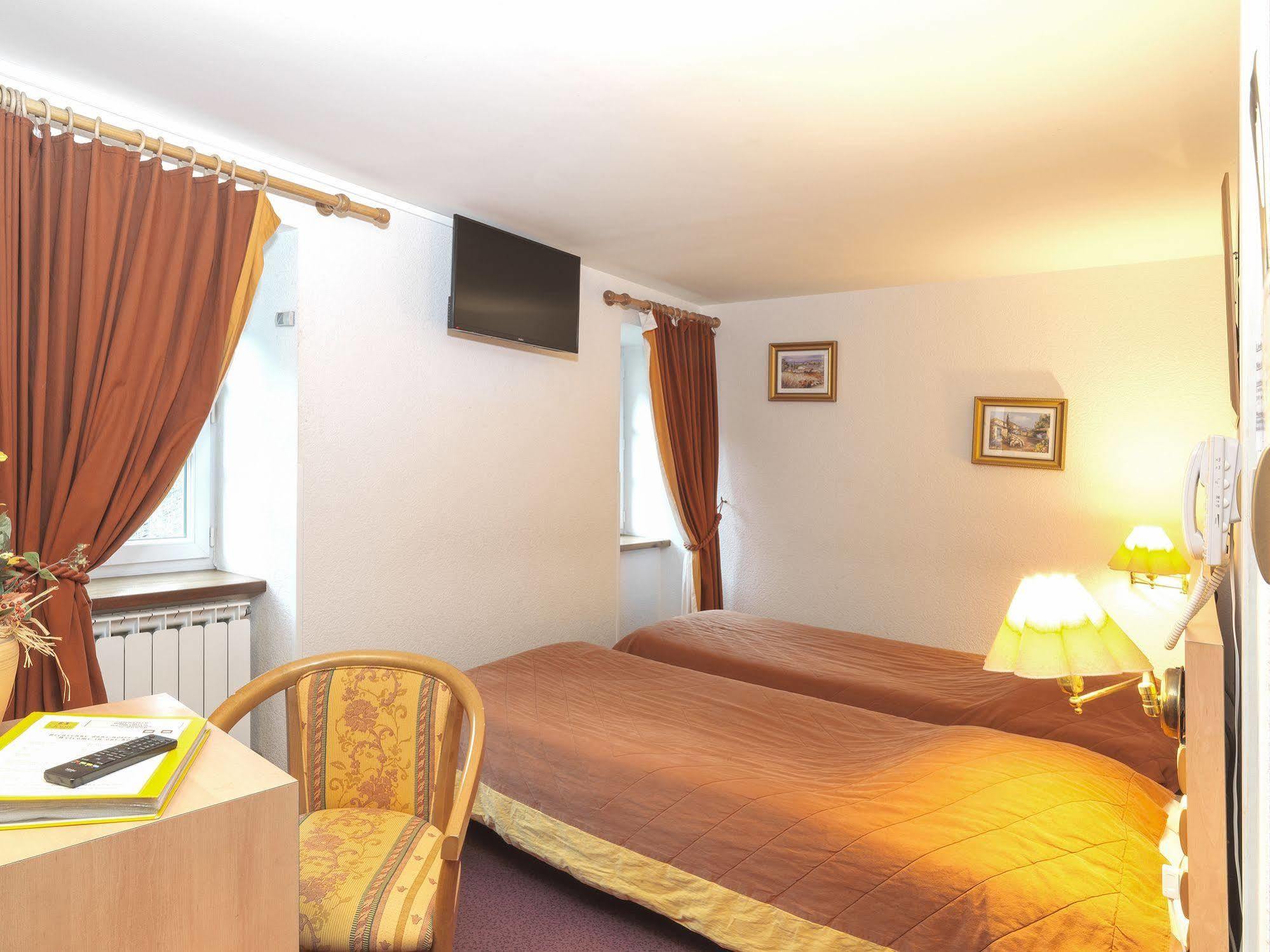 Auberge De L'Isard سان دوني المظهر الخارجي الصورة